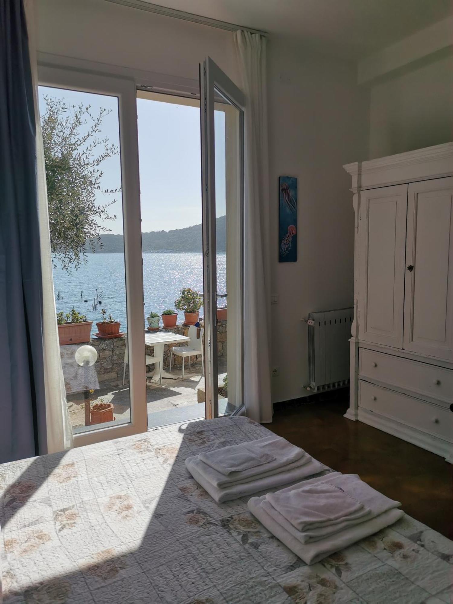 B&B La Palafitta 韦内雷港 外观 照片