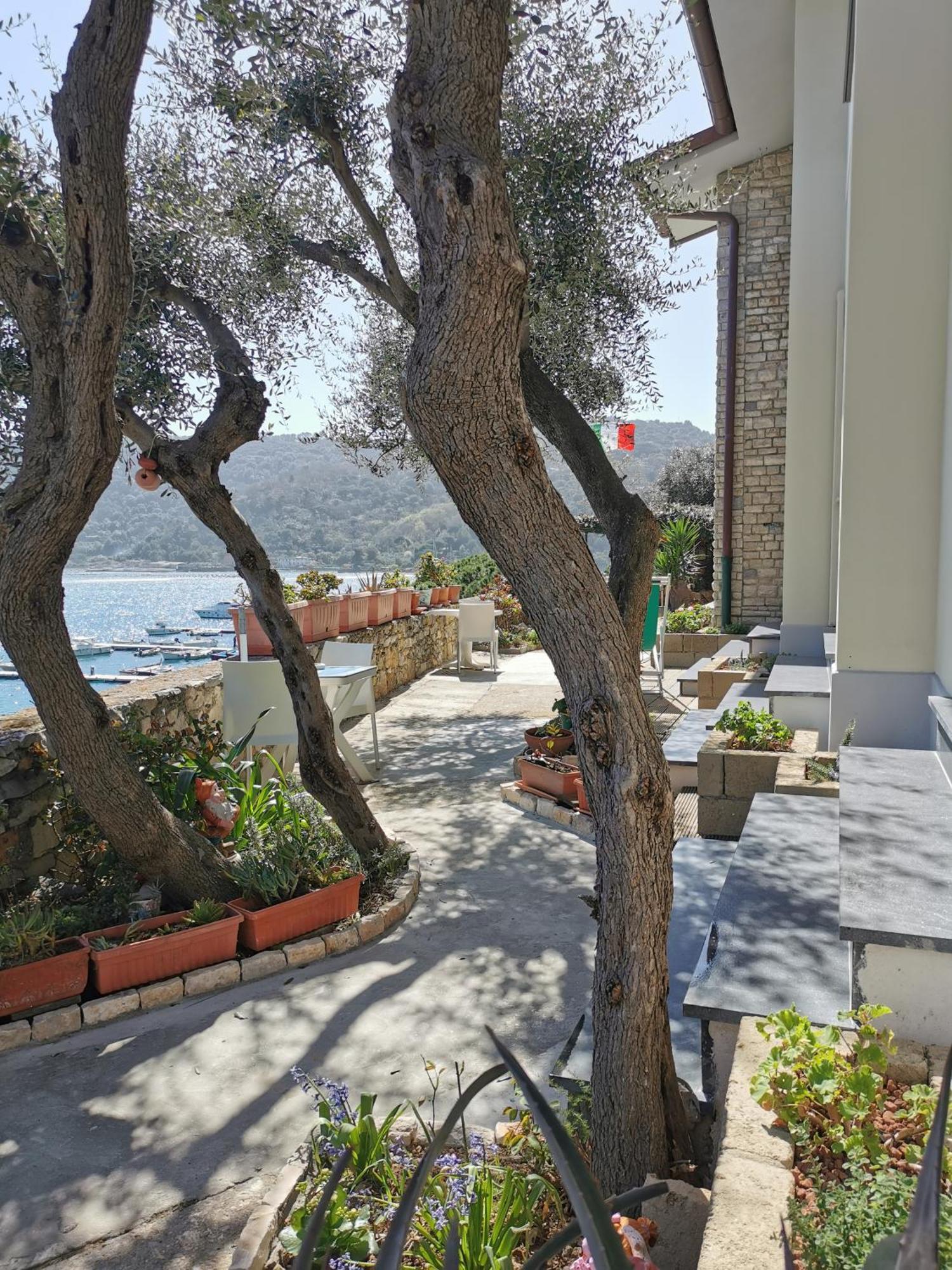B&B La Palafitta 韦内雷港 外观 照片