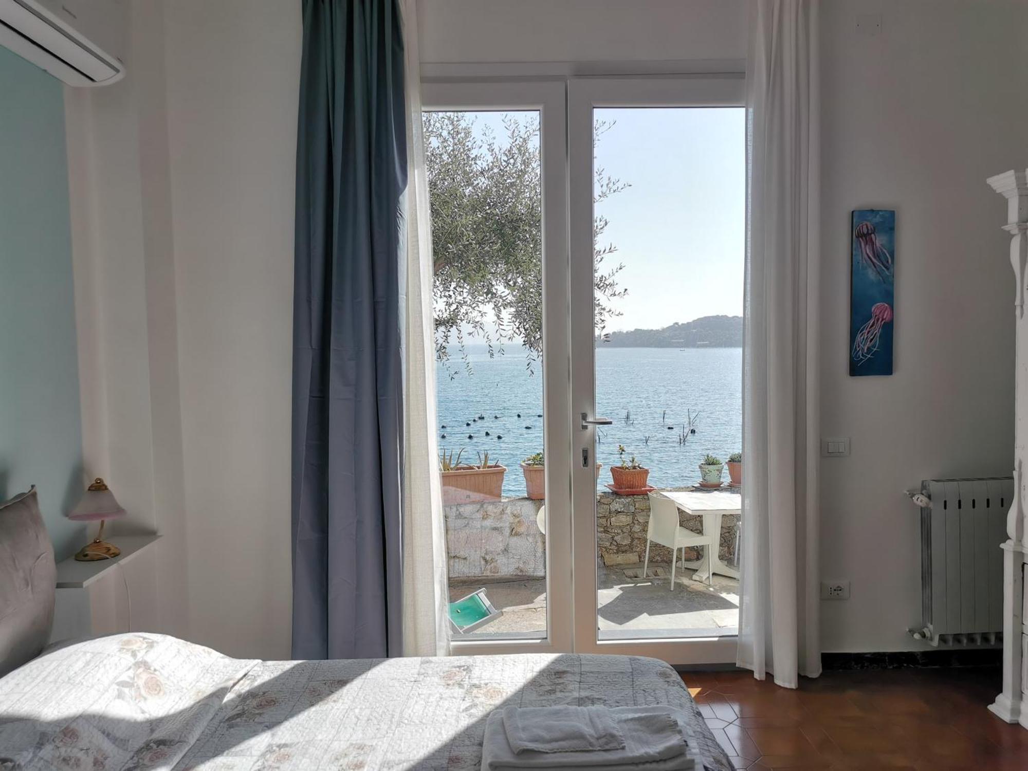 B&B La Palafitta 韦内雷港 外观 照片